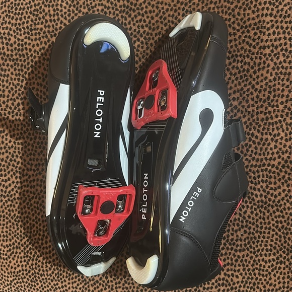 Peloton Cycling Shoes with cleats, size 48 (US: Men’s 13.5) - Picture 5 of 7